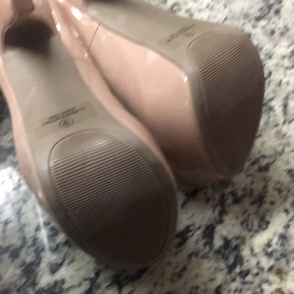 Nude Platform Pumps - Picture 4 of 5
